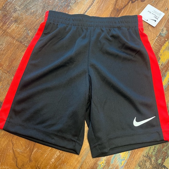 NWT Nike Boys 2 Piece Shorts Set - Picture 5 of 6